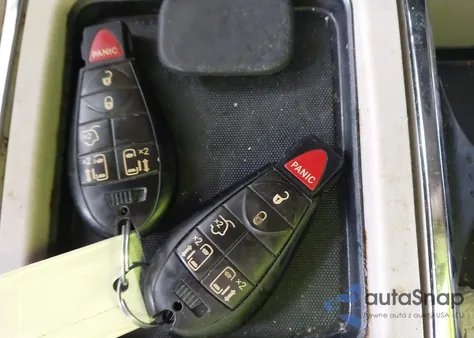 2013 Chrysler Town & Country Touring z USA, uszkodzony, nr VIN 2C4RC1BG7DR751641